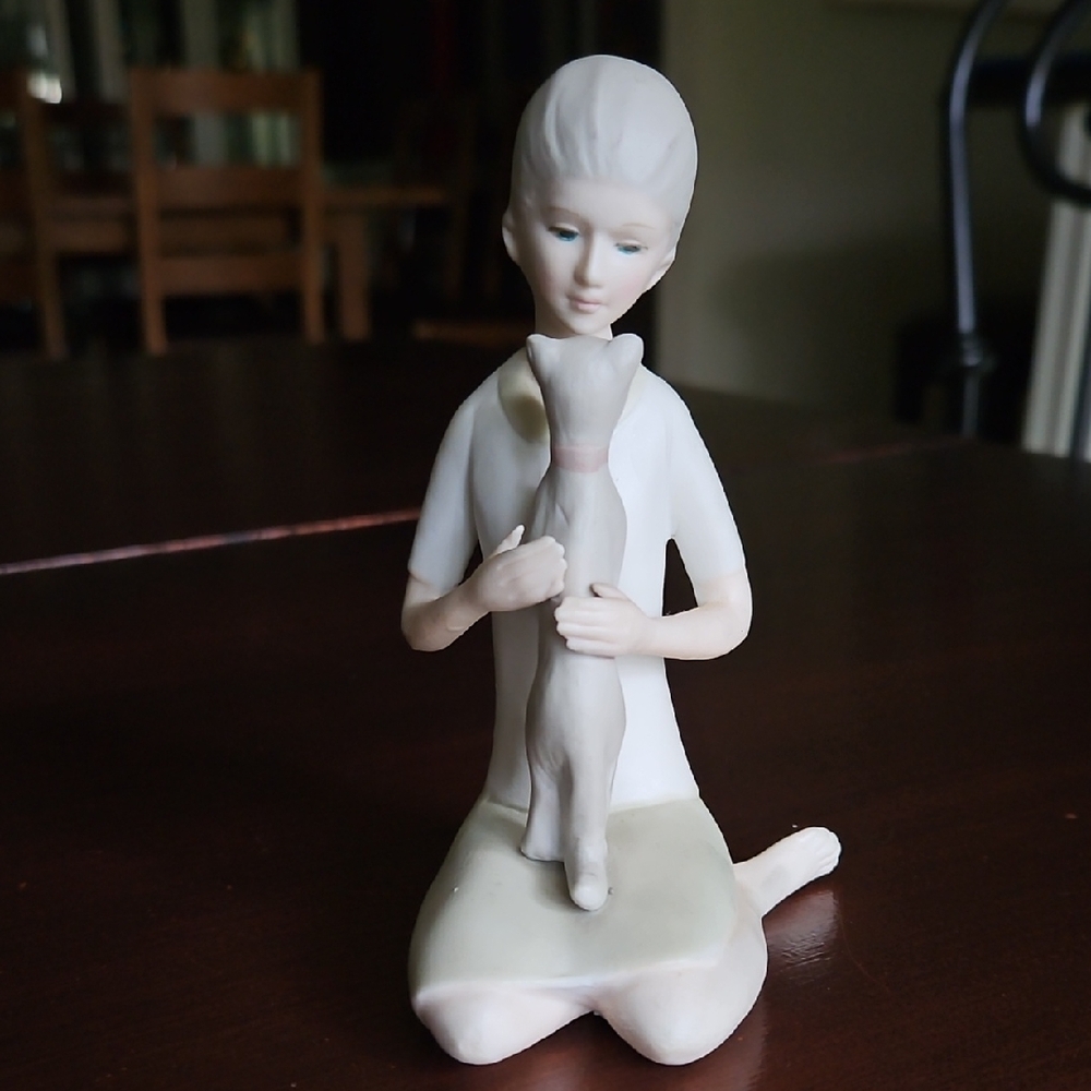 Porcelain Figurine of Girl with Cat Vintage Japan